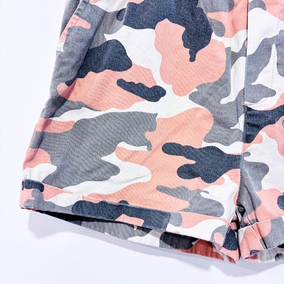 STREETWEAR SOCIETY Pink and green camouflage shorts - Picture 3 of 7